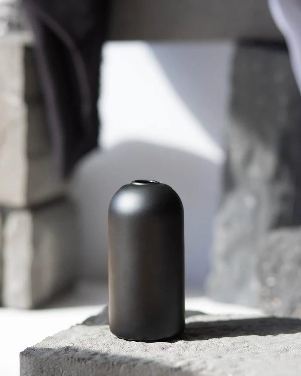 Wylie Vase - Black