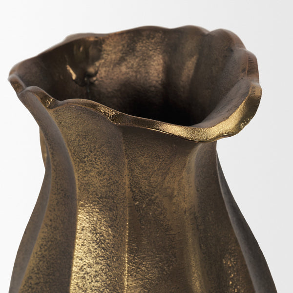 Anya Scalloped Jug