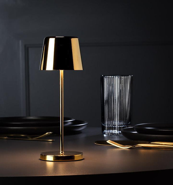 SOHO LED Metal Lamp