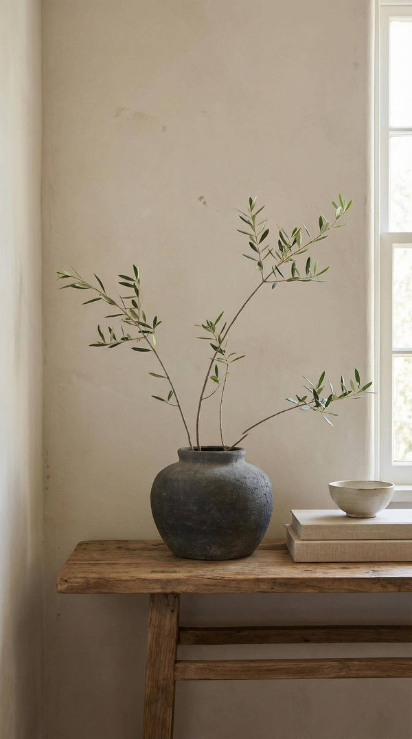 Terracotta Vase - Elna